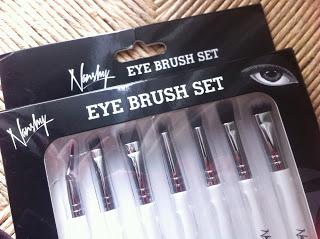 Nanshy: set pennelli occhi