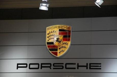 PORCHE – 800 ASSUNZIONI IN GERMANIA