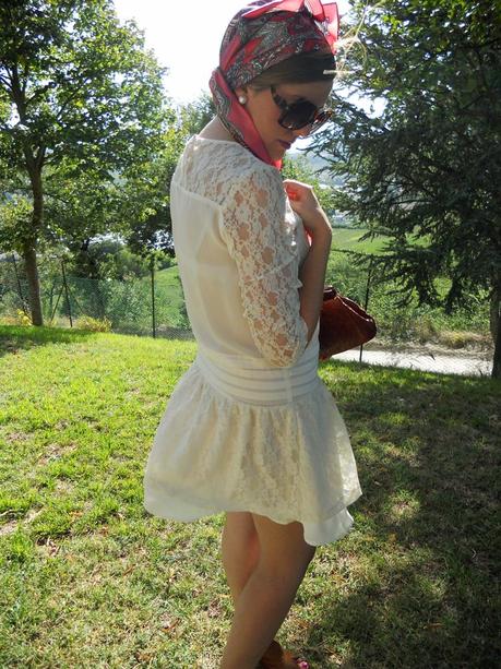 Outfit: Abito in pizzo bianco