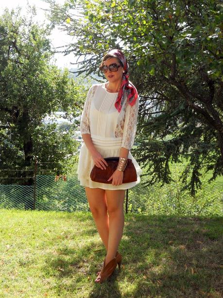 Outfit: Abito in pizzo bianco