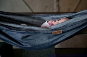 jeans-baby-carrier-01