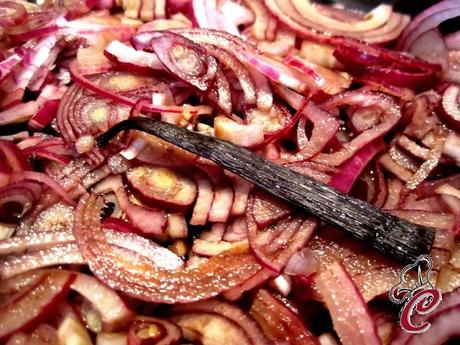 Confettura vanigliata di cipolle di Tropea: il gusto piccante dell'avere carta bianca