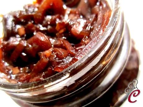 Confettura vanigliata di cipolle di Tropea: il gusto piccante dell'avere carta bianca