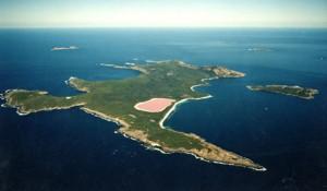 Lake Hillier: si trova in Australia ed è un lago tutto rosa