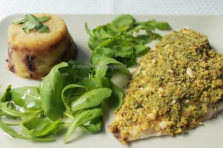 Filetto di orata in crosta di pistacchi e mandorle con tortino di patate e cipolle