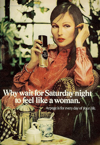 Vintage Advertising… a gallery vintage-advertising-woman