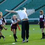 Londra, il Principe Harry gioca a rugby con..delle ragazze01