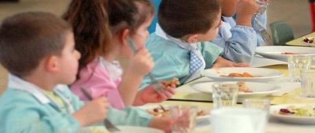 Milano:in 3.000 mangiano solo a scuola...