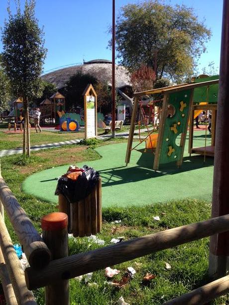 Il nuovissimo parco giochi di Via Tiziano. Quello appena inaugurato dal sindaco e dotato di cideosorveglianza