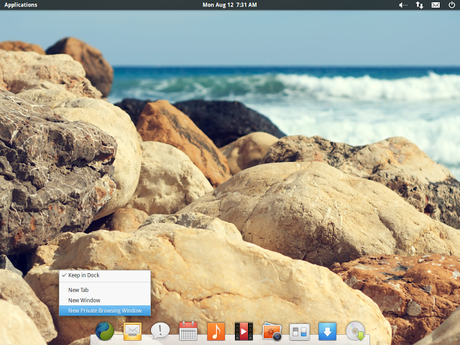 ElementaryOS Luna si presenta con un desktop pulito e una barra superiore che ricorda quella di GNOME-Shell.