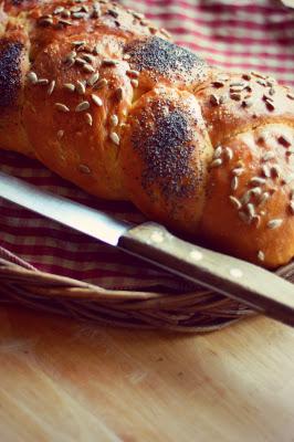 PANE con RICOTTA, SEMI di GIRASOLE e SEMI di PAPAVERO