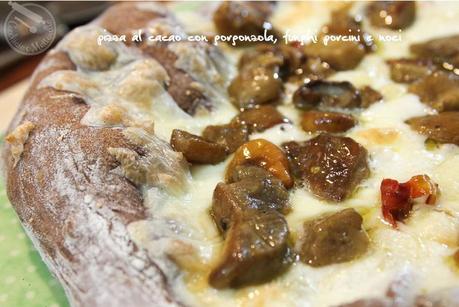 pizza al cacao con gorgonzola, funghi porcini e noci – ricetta del Maestro Antonino Esposito