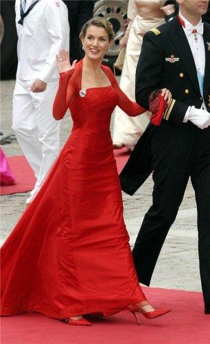 Lorenzo Caprile: da Letizia Ortiz all'Infanta Cristina, ecco come vesto la donna spagnola