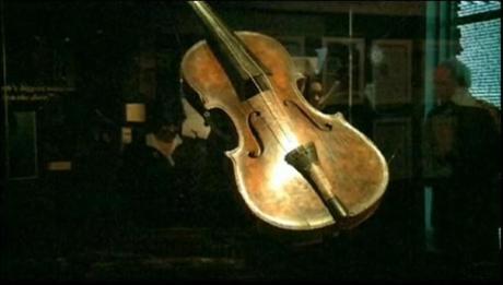 Venduto all’asta l’ultimo violino che suonò sul Titanic