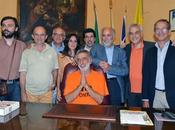 Cronaca dell'incontro istituzioni cittadini polemiche