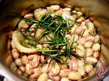 Vellutata autunnale di borlotti e porcini: la sostanza in un piatto dal sapore delicato