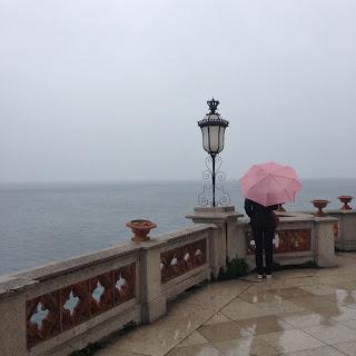 #umbrellasgrill, il tag virale del weekend a Trieste