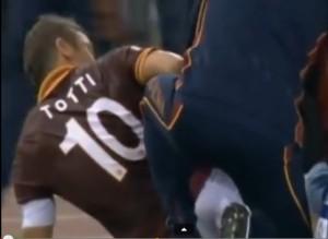 Infortunio a Totti