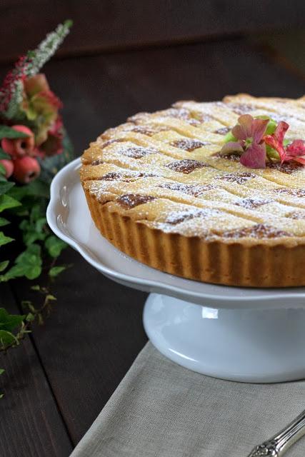 Crostata con kamut e ripieno di miglio e pere