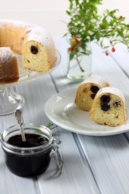 Ciambella con amarene e limone