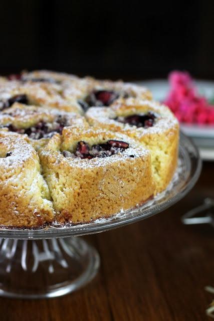 Torta rustica di ciliegie