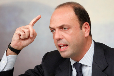 Il ministro dell'Interno, Angelino Alfano (tempi.it)