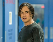 Tyler Blackburn parla dell’addio a PLL, la storia di Caleb con Hanna, il nuovo e inquietante Ravenswood