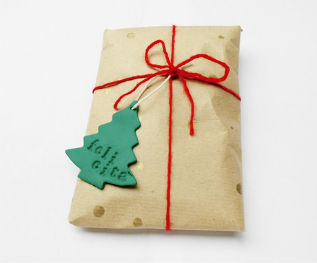 Christmas in the air... Gift Wrapping idea #1