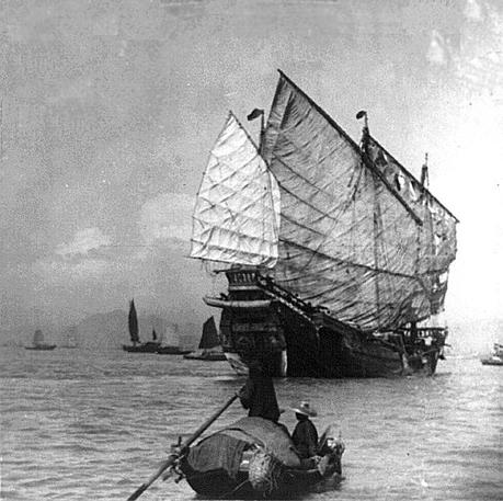  photo Junk_in_China_Sea_-_LoC_3b37599u.gif