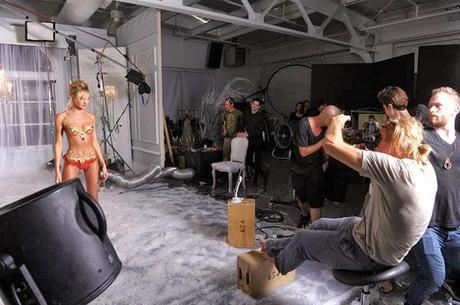 NEWS | Victoria's Secret Fashion Show 2013: Candice Swanepoel presenta il Royal Fantasy Bra da 10 milioni di dollari