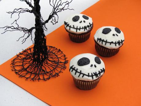 jack-skellington-cupcakes-halloween-recipe-photo-r-clittlefield-00a