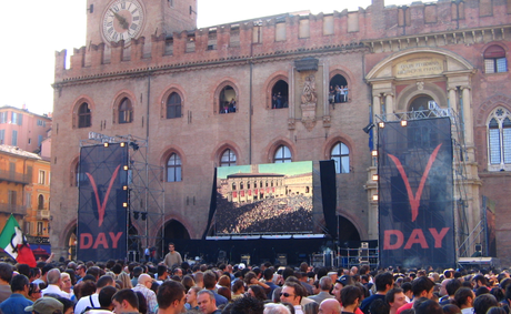 Il V-Day di Piazza Maggiore a Bologna nel settembre 2007