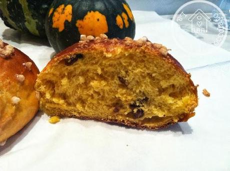 Panini dolci di zucca e uvetta