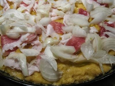 Focaccia alla farina di ceci e cipolle