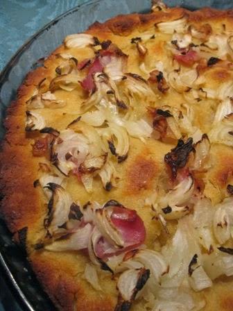 Focaccia alla farina di ceci e cipolle