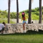 Alessia Ventura, shooting fotografico a Miami in scarpe da ginnastica03