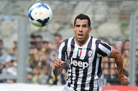 Carlitos Tevez, in azione con la maglia bianconera (juvecentral.it)