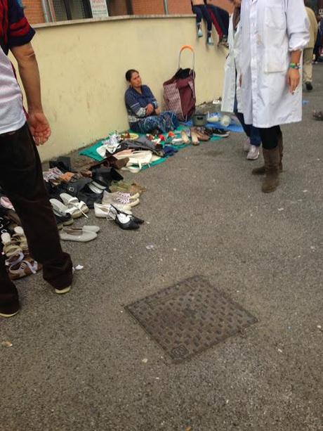 Ricordatevi che l'atroce mercato del rubato di Centocelle e tutti gli altri mercati del rubato a Roma esistono perché qualcuno (italiano) compra