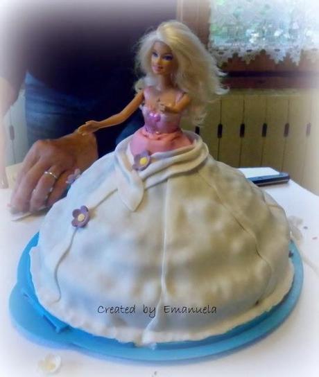 FESTA DI COMPLEANNO DI LISA CON TORTA BARBIE