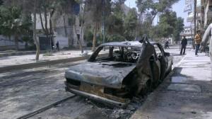 Siria. Un'autobomba è esplosa davanti ad una moschea nella regione di Damasco. Quaranta persone, tra le quali 7 bambini, sono morte e ci sarebbero decine di feriti.
