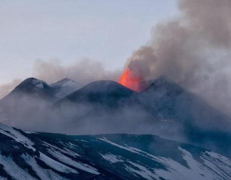 NUOVA ERUZIONE DEL VULCANO ETNA