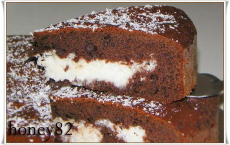 TORTA AL CACAO CON CUORE DI COCCO