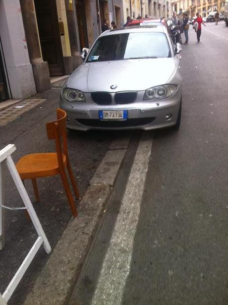 Qualcuno salvi Via Nizza e i suoi marciapiedi. Ecco come è ridotta una 'strada 'verde' nella città a misura di bambini e disabili...