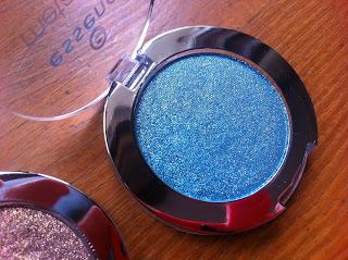Essence: ombretti METAL GLAM n. 01 e 05: review e swatch