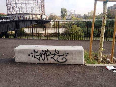 Prosegue la devastazione dell'ancora non inaugurato Ponte della Scienza