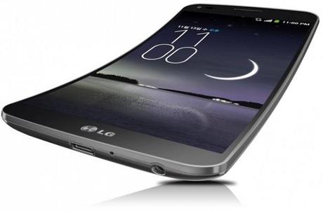 LG G Flex Official 2 LG G Flex è ufficiale: Display da 6 curvo, CPU Snapdragon 800 e cover posteriore auto riparante