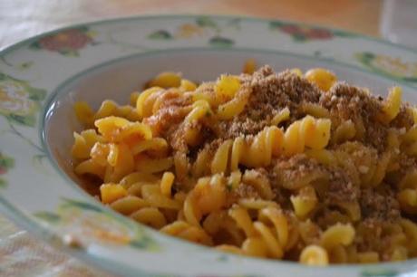 Fusilli con pesto rosso