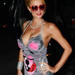 Halloween, Paris Hilton si traveste da... Miley Cyrus