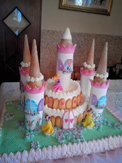 Torri per una torta a forma di castello delle principesse Disney