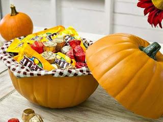 Home Sweet Gnome:  Zucca di Halloween ripiena di dolci